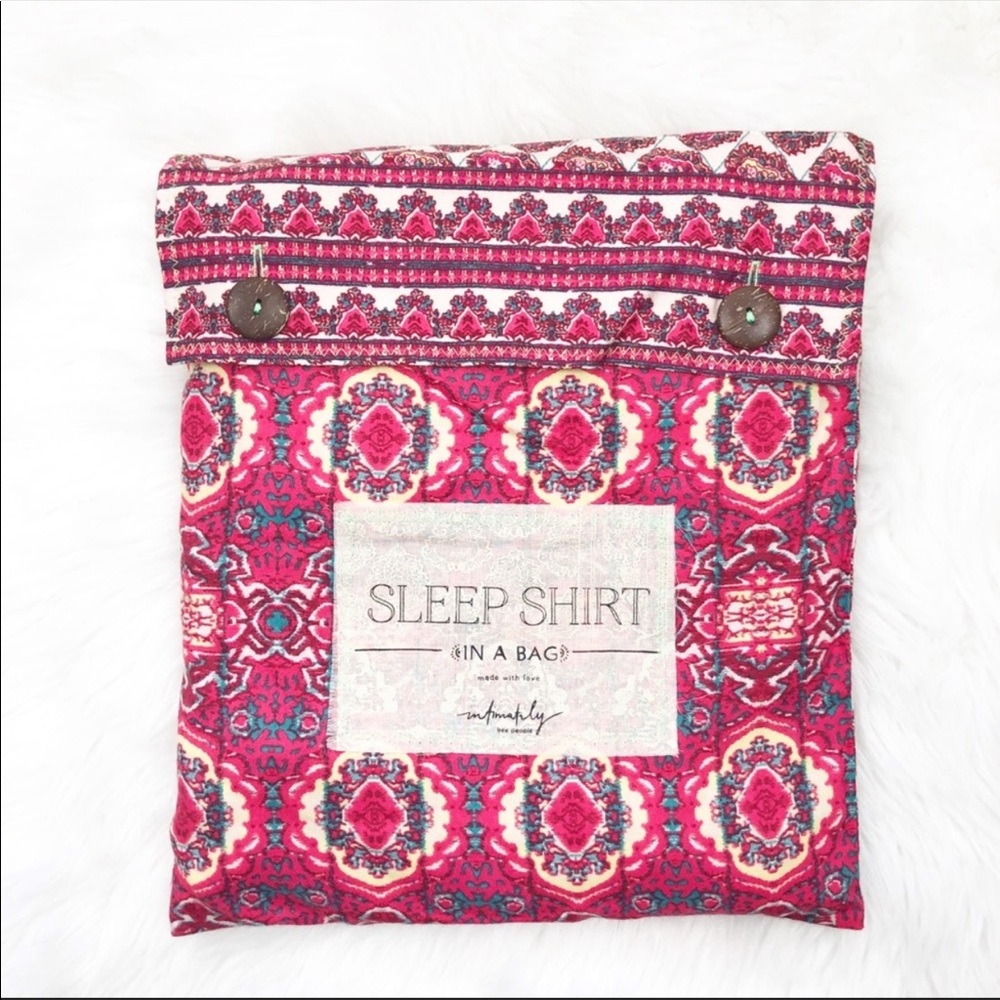 FREE PEOPLE Happy Holibabe Printed Sleep Shirt - Picture 2 of 3